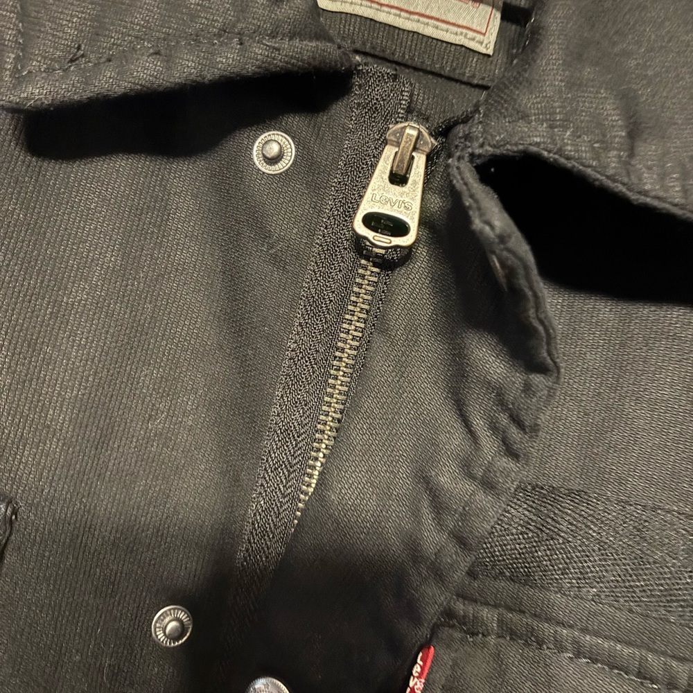 Levi's Black Jean Jacket With Buttoned Pockets - image 3